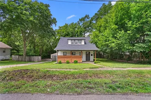 Exterior - 522 S Cedar Ave, Independence, MO 64053 photo 7 of 7