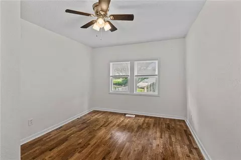 Bedroom - 522 S Cedar Ave, Independence, MO 64053 photo 5 of 6