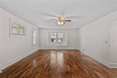 Living - 522 S Cedar Ave, Independence, MO 64053 photo 1 of 4