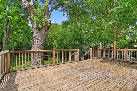 Exterior - 522 S Cedar Ave, Independence, MO 64053 photo 6 of 7