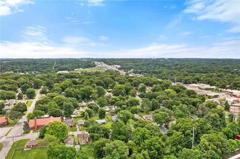View/Area - 522 S Cedar Ave, Independence, MO 64053 photo 5 of 5
