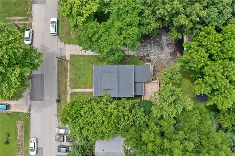 View/Area - 522 S Cedar Ave, Independence, MO 64053 photo 1 of 5