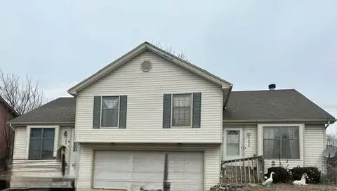 1606 W Spruce St, Olathe, KS 66061