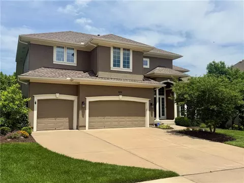 9302 W 157th Ter, Overland Park, KS 66221