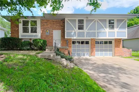16307 Spring Valley Rd, Belton, MO 64012