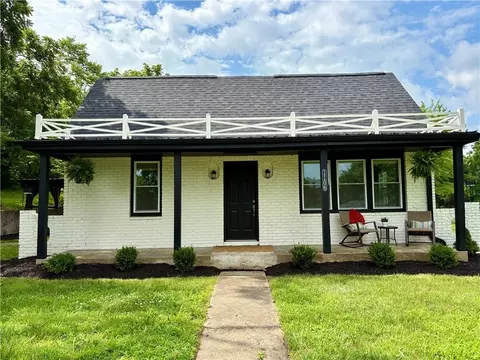 1106 College Hill St, Pleasant Hill, MO 64080