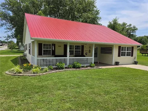 1401 S Main St, El Dorado Springs, MO 64744