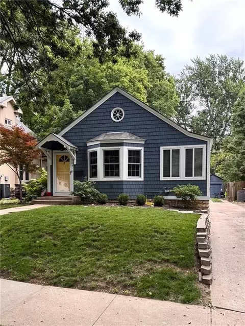 6017 Holmes St, Kansas City, MO 64110