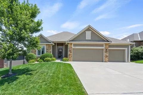 12255 NW Belmont Dr, Platte City, MO 64079