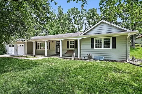 56 Maple Dr, Platte City, MO 64079