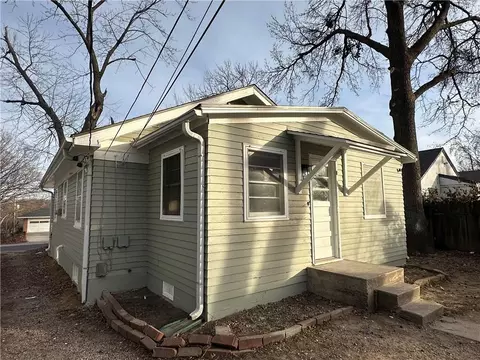 Exterior - 126 S Willow Ave, Sugar Creek, MO 64053 photo 4 of 4