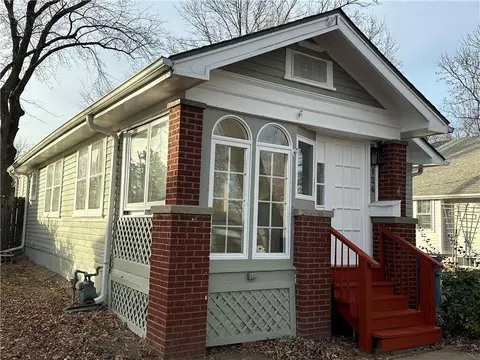 Exterior - 126 S Willow Ave, Sugar Creek, MO 64053 photo 2 of 4