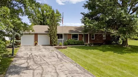 20425 Nall Ave, Stilwell, KS 66085