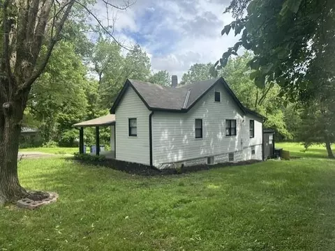 8007 E 75th St, Kansas City, MO 64138