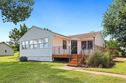 2629 S Shore Dr, Vassar, KS 66543