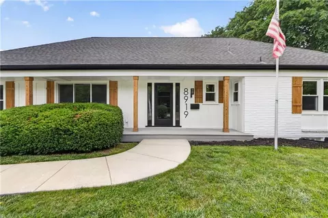 8919 Mission Rd, Leawood, KS 66206