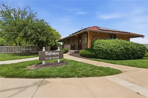 417 W 104th St #B, Kansas City, MO 64114