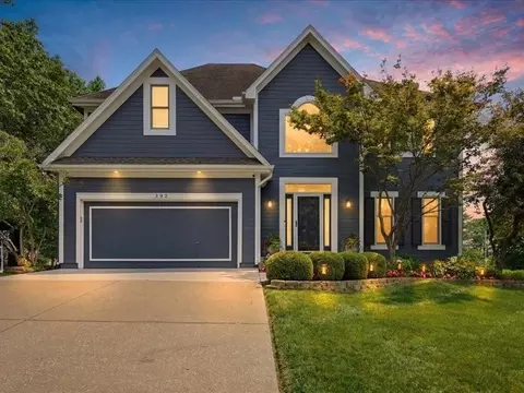 232 Winterpark Cir, Lees Summit, MO 64081