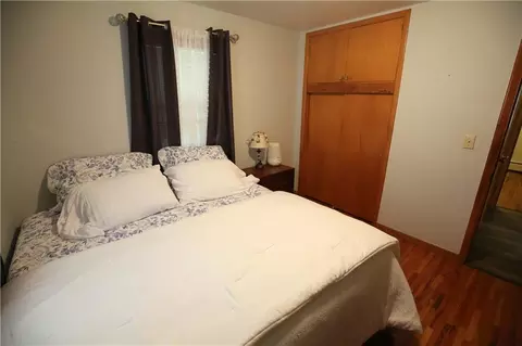 Bedroom - 314 N 2nd St, Jasper, MO 64755 photo 2 of 4
