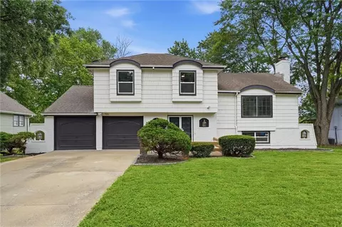 6901 E 127th Ter, Grandview, MO 64030