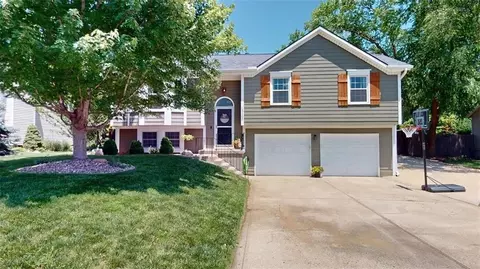 13100 Swartz Rd, Bonner Springs, KS 66012
