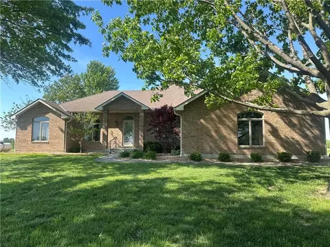 169 NE County Rd V Rd, Warrensburg, MO 64093