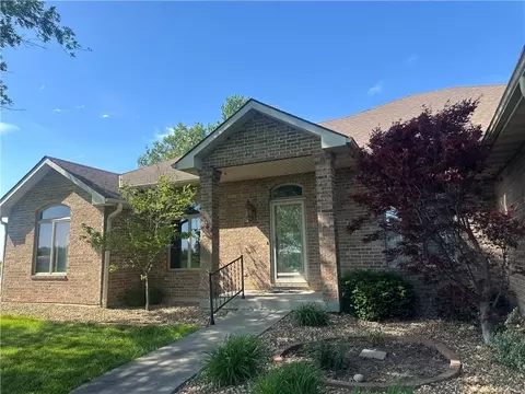 169 NE County Rd V Rd, Warrensburg, MO 64093