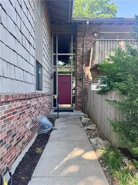 8740 Metcalf Ave #203, Overland Park, KS 66212