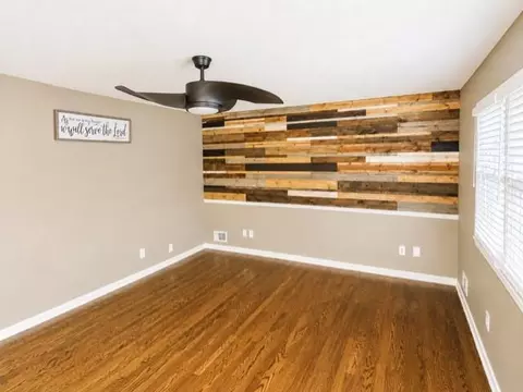 Living - 15802 E 44th Ter, Independence, MO 64055 photo 2 of 4