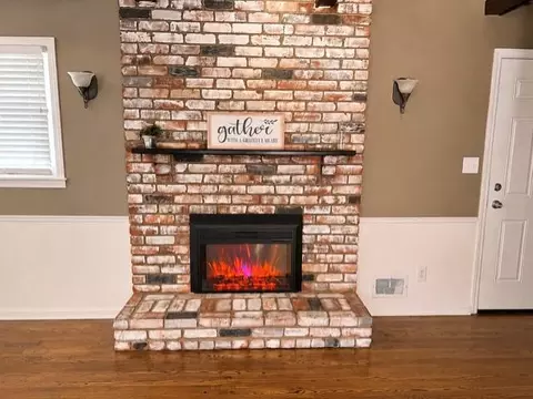 Living - 15802 E 44th Ter, Independence, MO 64055 photo 3 of 4