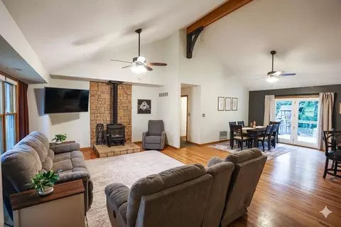 13206 Parallel Pkwy, Kansas City, KS 66109