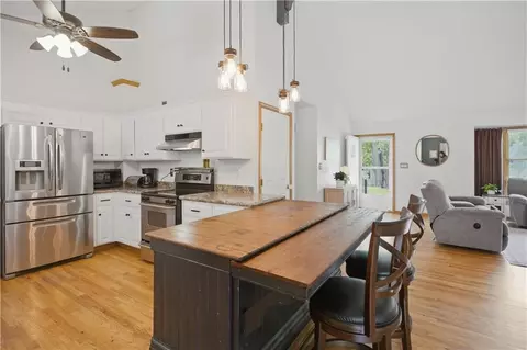 13206 Parallel Pkwy, Kansas City, KS 66109