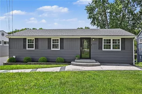 5215 NE 60th Ter, Kansas City, MO 64119