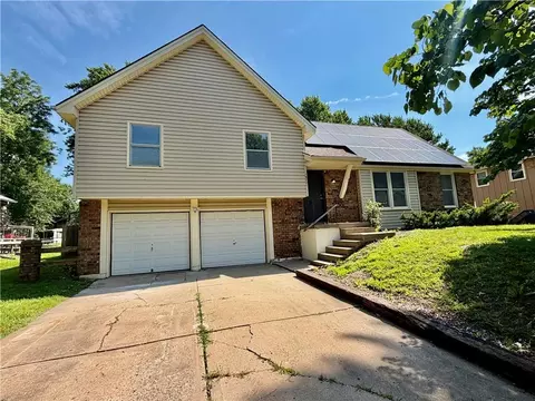 16721 Hardee St, Belton, MO 64012