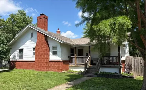 12901 Grandview Rd, Grandview, MO 64030
