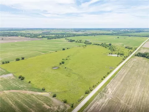Arthur Road, Mound City, KS 66010