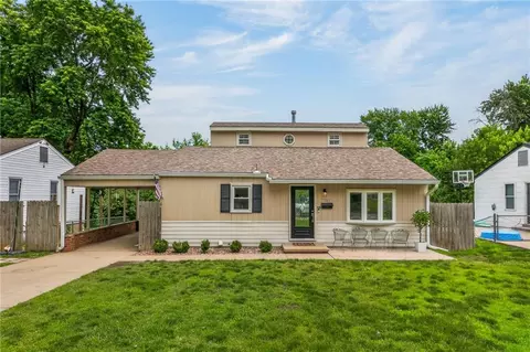 1711 N Dodgion Ave, Independence, MO 64050