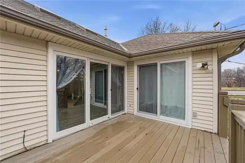 Exterior - 212 E Hansen Ct, Independence, MO 64055 photo 6 of 7
