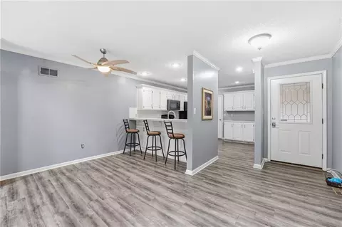 Entry Way - 212 E Hansen Ct, Independence, MO 64055 photo 1 of 2