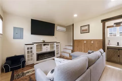 Living - 3349 Mud Springs Rd, Anderson, MO 64831 photo 3 of 4