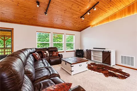 Living - 3349 Mud Springs Rd, Anderson, MO 64831 photo 2 of 4