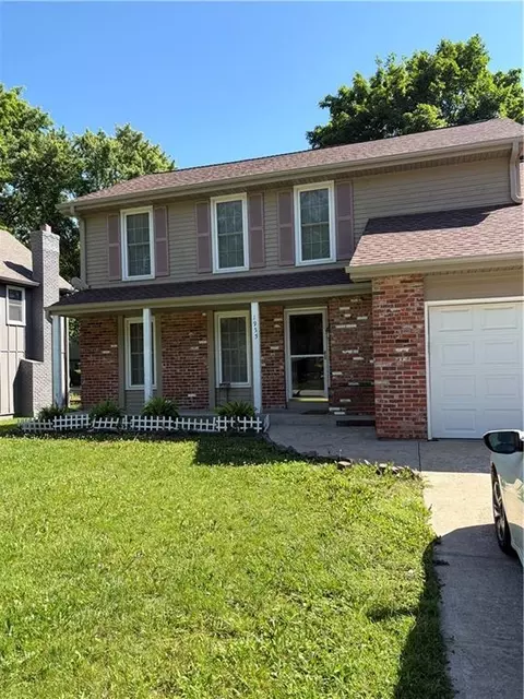 1955 E Sunvale Dr, Olathe, KS 66062