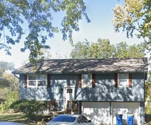 202 Meade St, Liberty, MO 64068