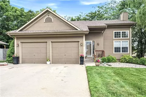 1409 Russell Rd, Pleasant Hill, MO 64080