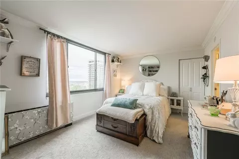 700 E 8th St #9B, Kansas City, MO 64106