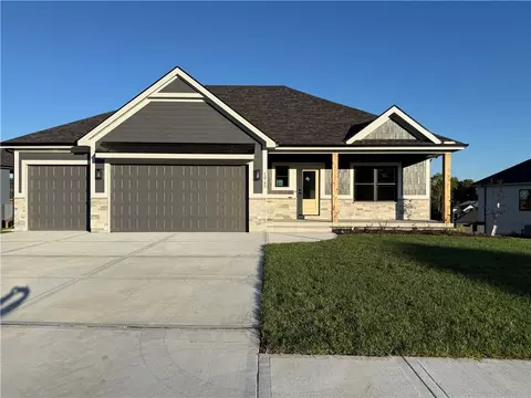 12745 N Champanel Way, Platte City, MO 64079