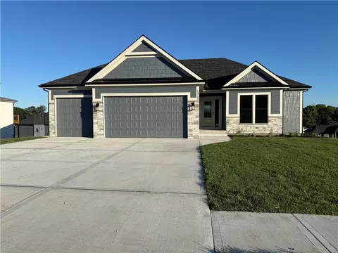 12755 N Champanel Way, Platte City, MO 64079