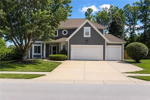 6695 NW Nevada Ave, Parkville, MO 64152