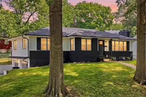 9500 E 79th Ter, Raytown, MO 64138