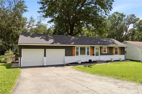 6805 E 96th Ter, Kansas City, MO 64134